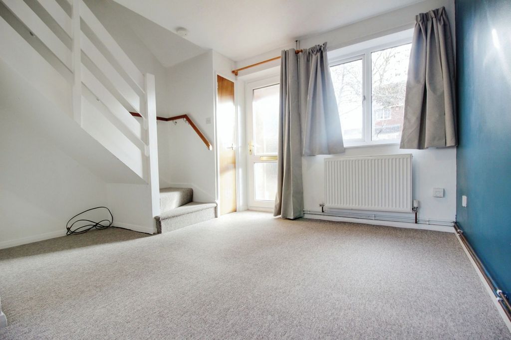 Property photo 3 of 8