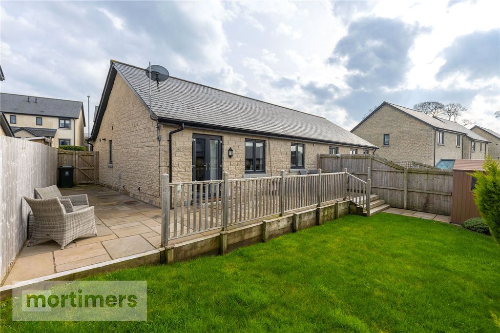 Property photo 3 of 20 Garden