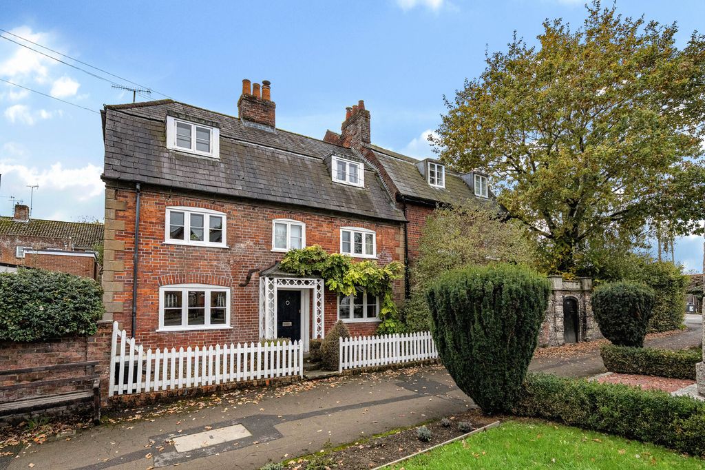 Property photo 2 of 16