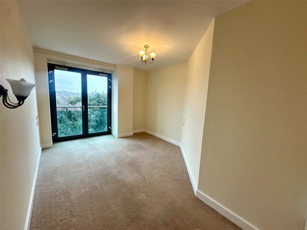 Property photo 2 of 8 Picture No. 01