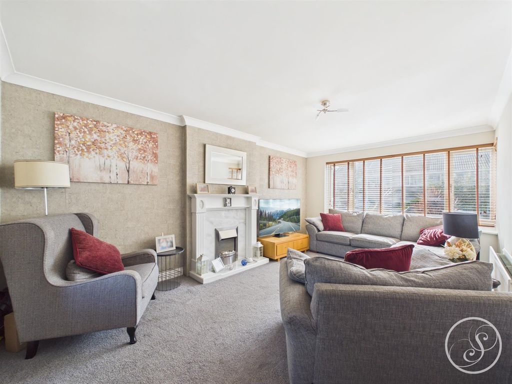 Property photo 3 of 16 Lounge/Diner