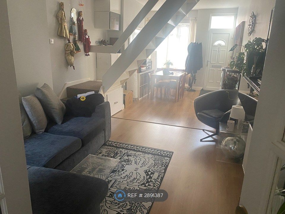 Property photo 2 of 10 Open Plan Lounge