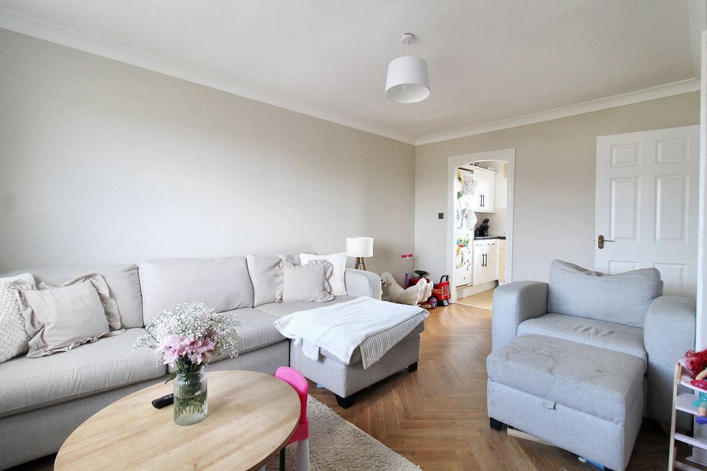 Property photo 3 of 18 Picture No. 11