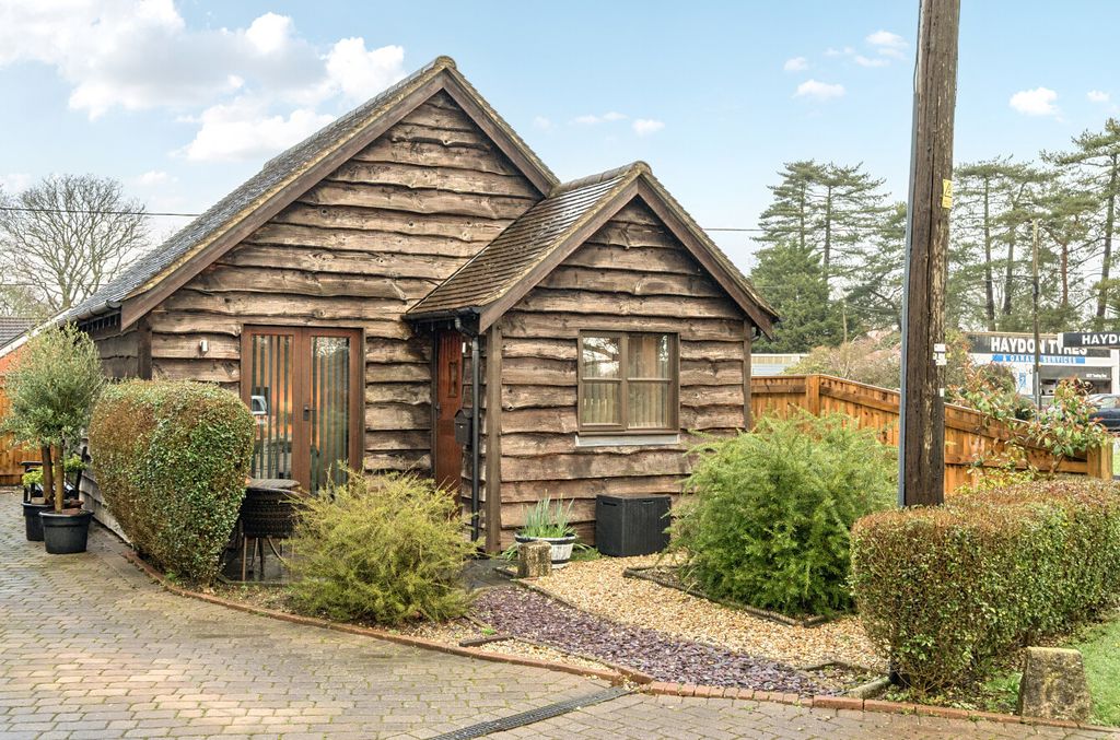 Property photo 1 of 7 1409403-3-698Afef...