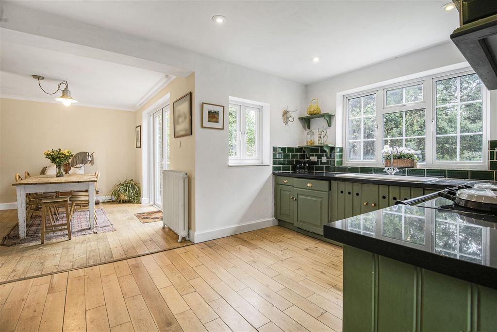 Property photo 3 of 15 44_65856.Jpg