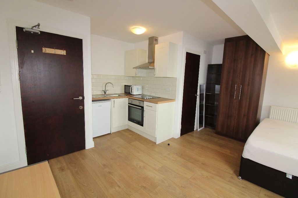 Property photo 1 of 3