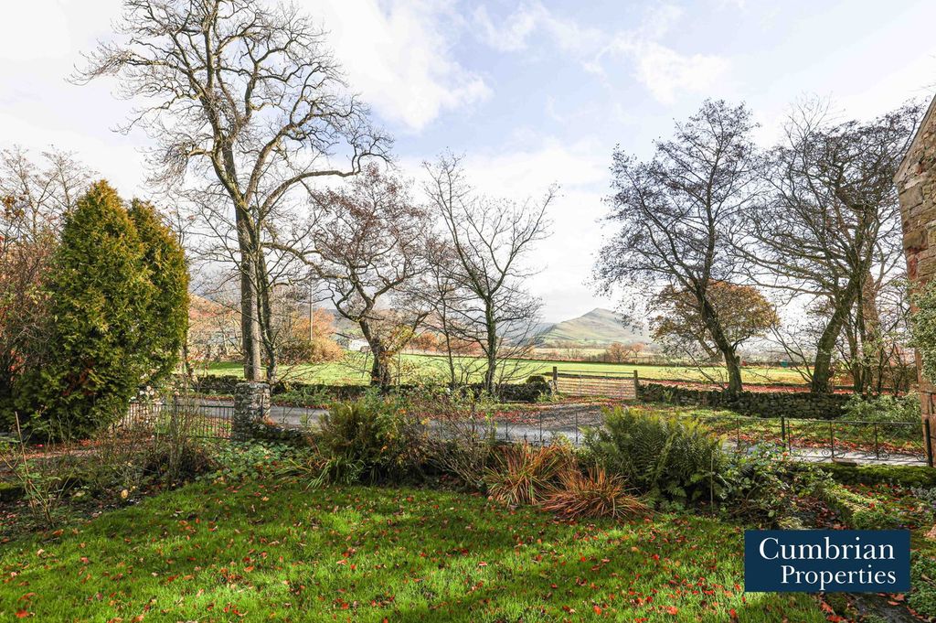 Property photo 2 of 16 Garden Views