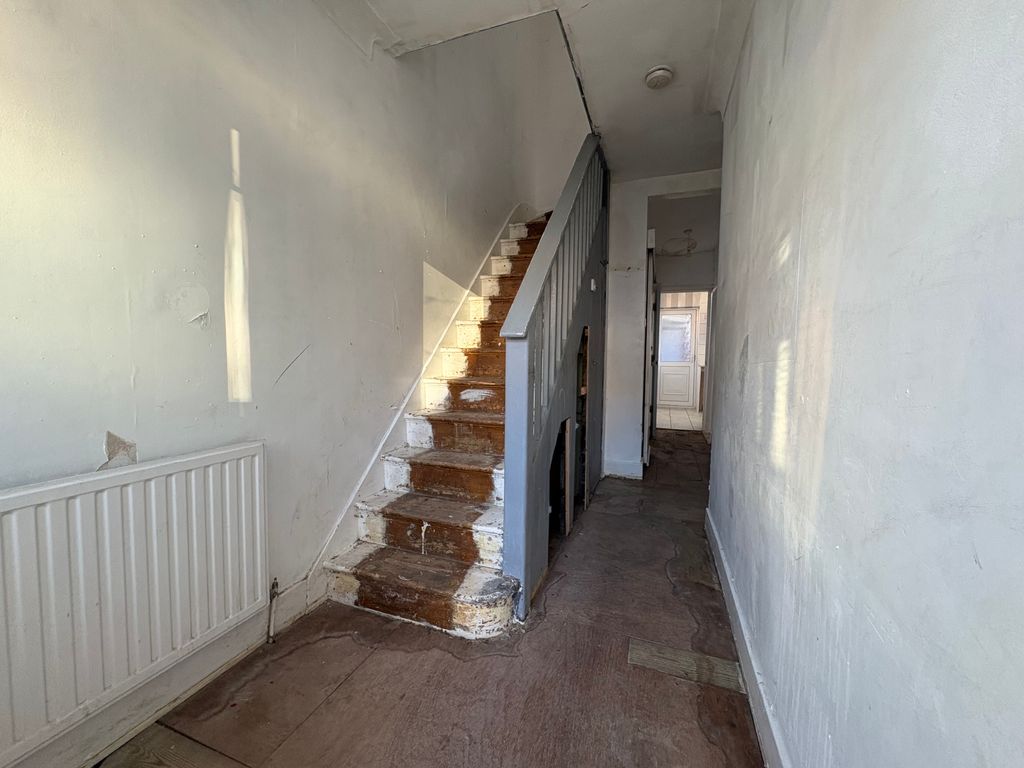 Property photo 2 of 14 Img_0743