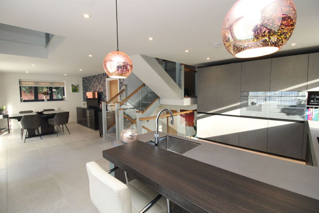 Property photo 3 of 30