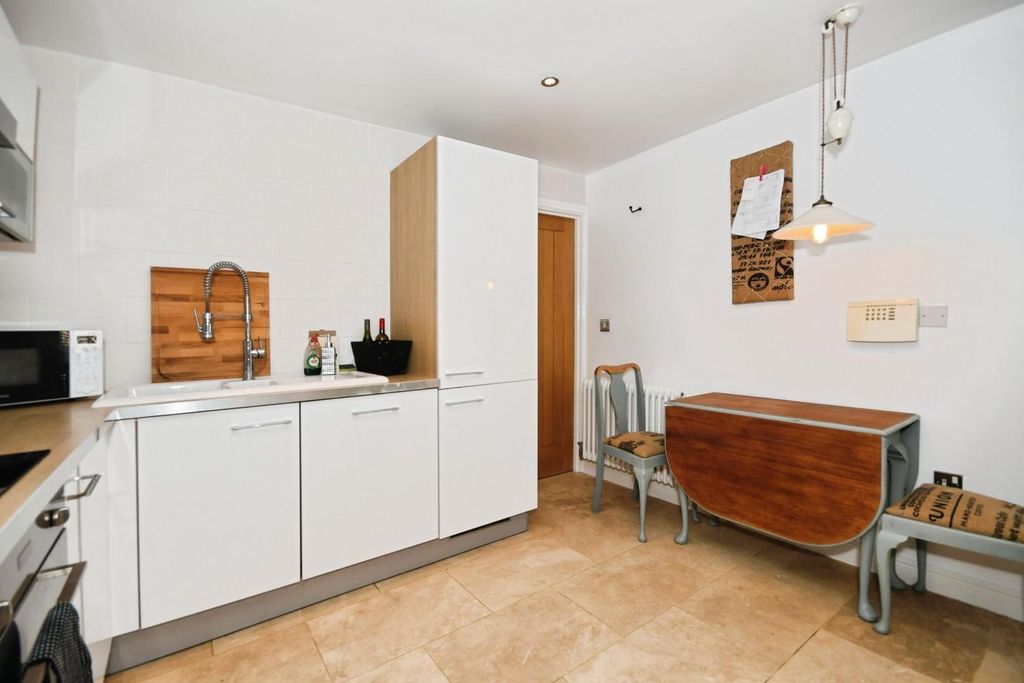 Property photo 2 of 24 Kitchen 02.Jpg