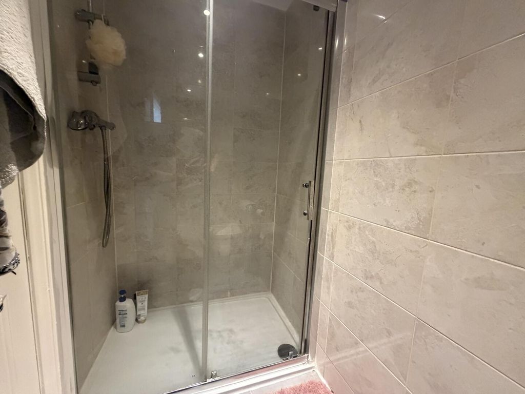 Property photo 3 of 4 Bathroom