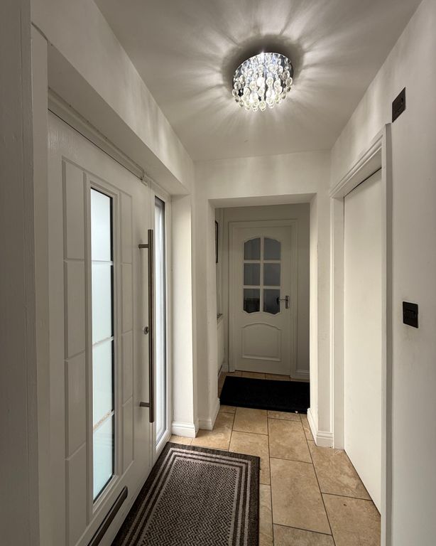 Property photo 3 of 27