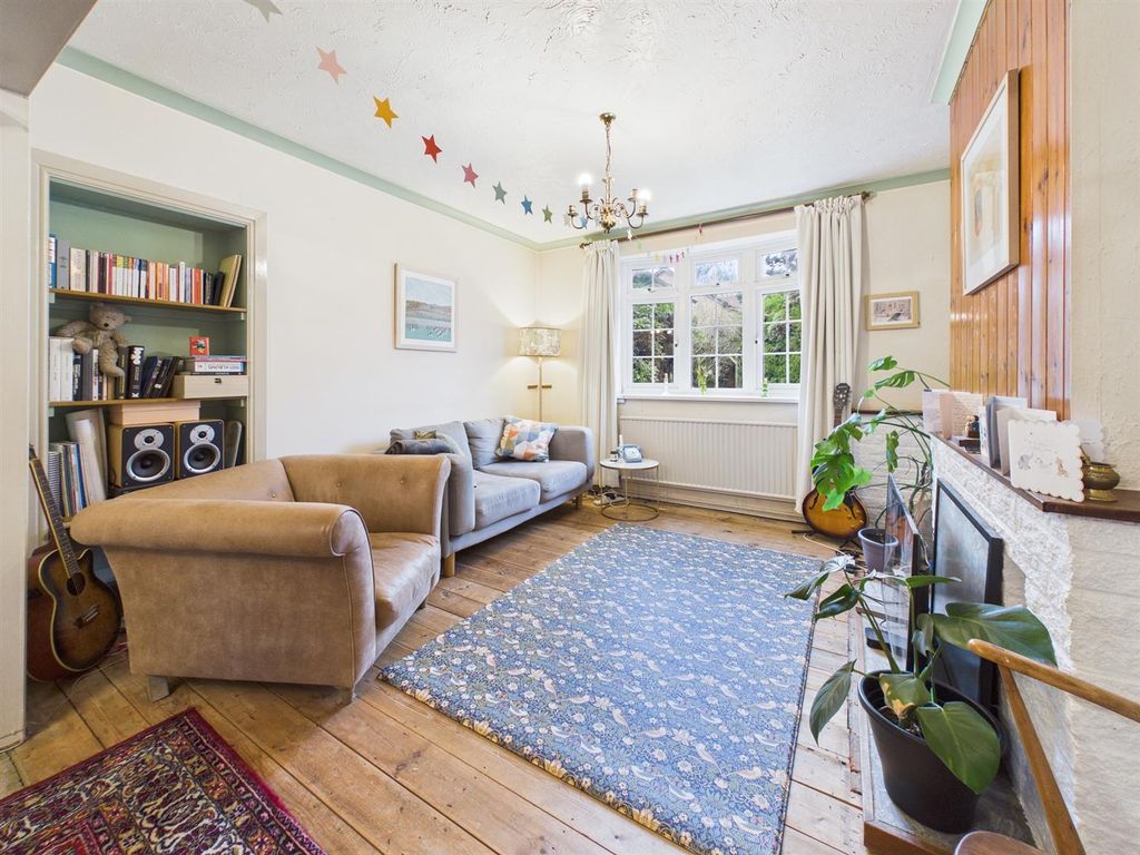 Property photo 3 of 17 Cam05510G0-Pr0156-Still014.Jpg