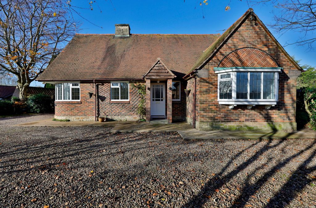 Property photo 2 of 39