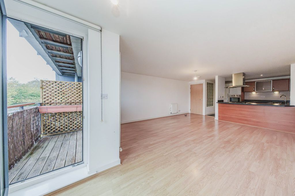 Property photo 3 of 14 Picture 3