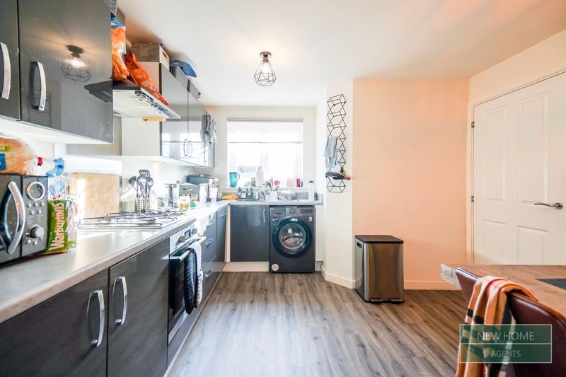 Property photo 3 of 16 Photo 9