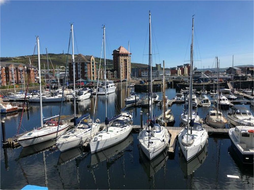 Property photo 2 of 11