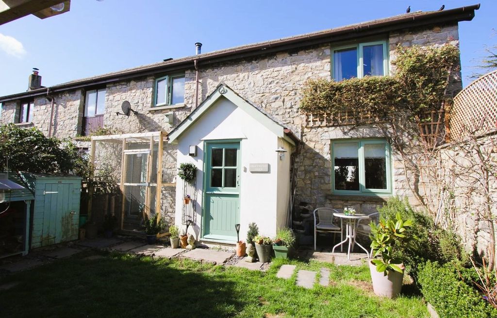 Property photo 1 of 27