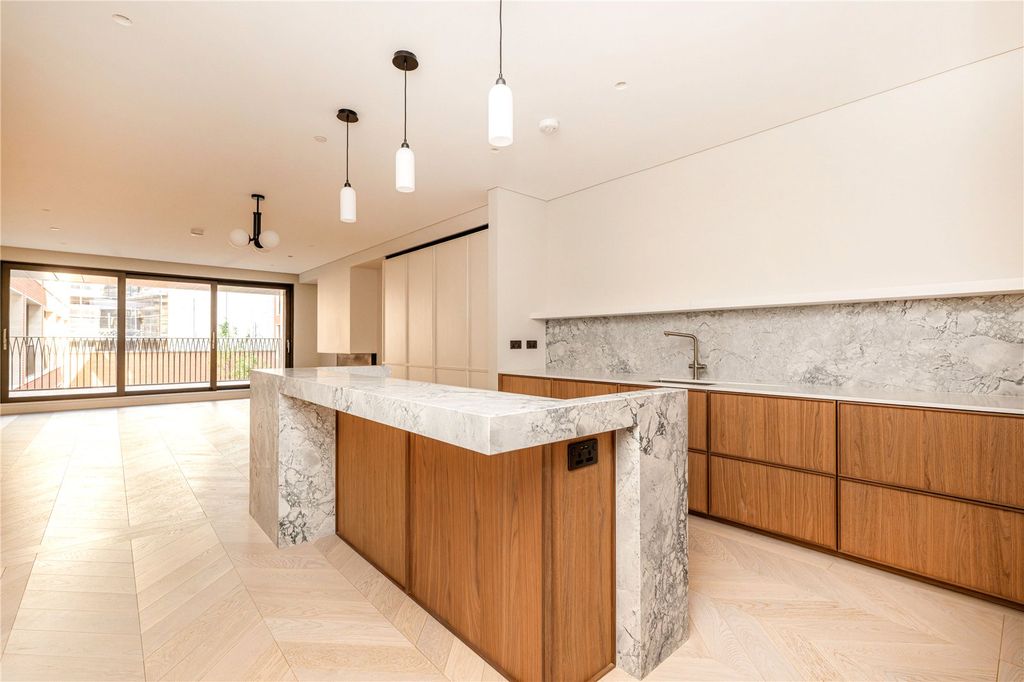 Property photo 3 of 12 Kitchen