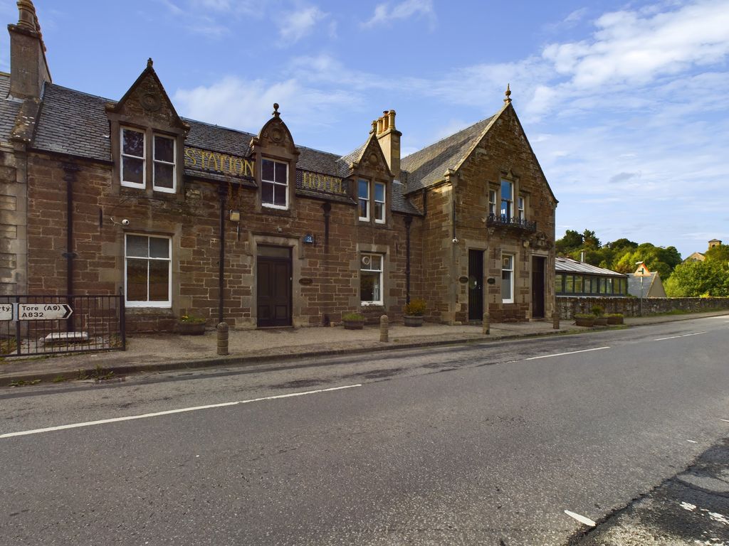 Property photo 2 of 24 2