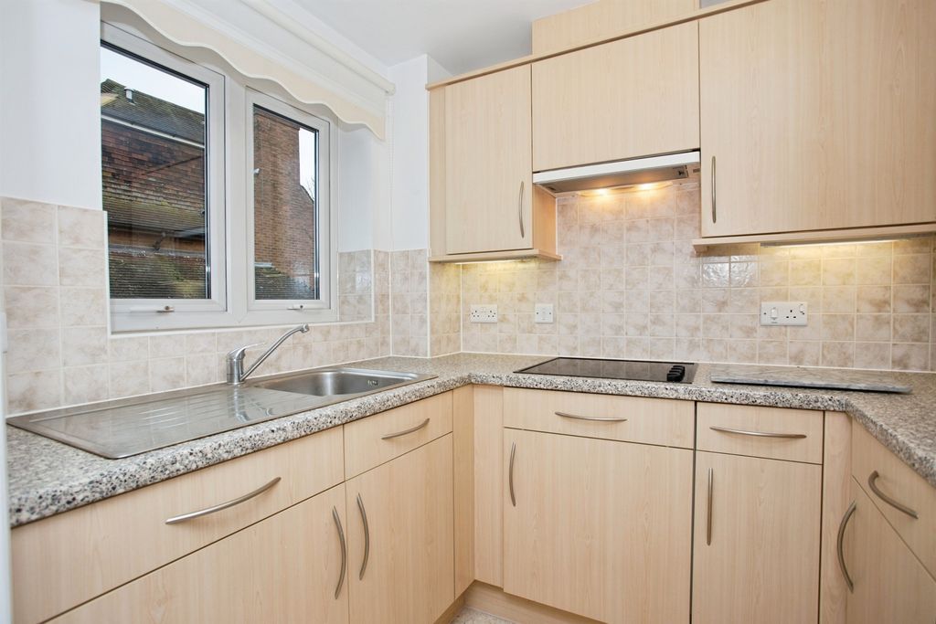 Property photo 2 of 11