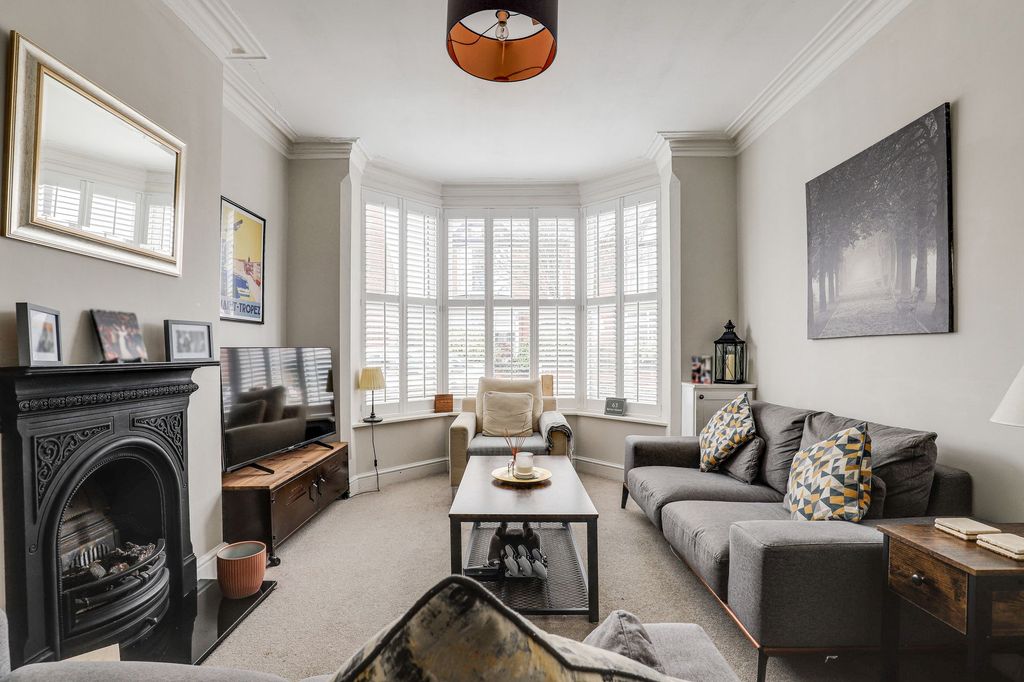 Property photo 2 of 20 Living Room