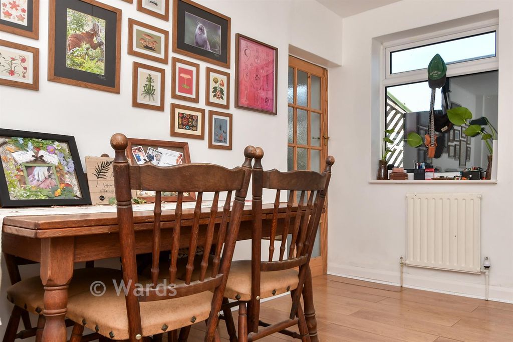 Property photo 1 of 11 Dining Area