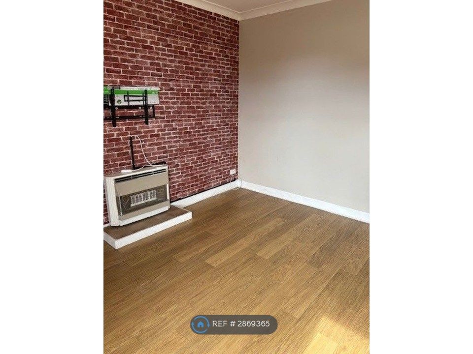 Property photo 2 of 7 Lounge