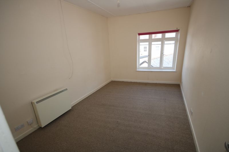 Property photo 3 of 6 Bedroom