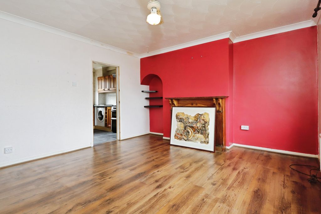 Property photo 3 of 15