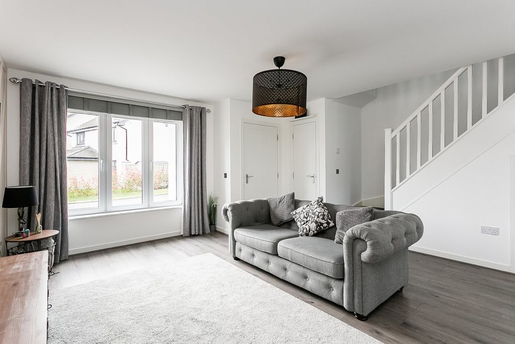 Property photo 3 of 29