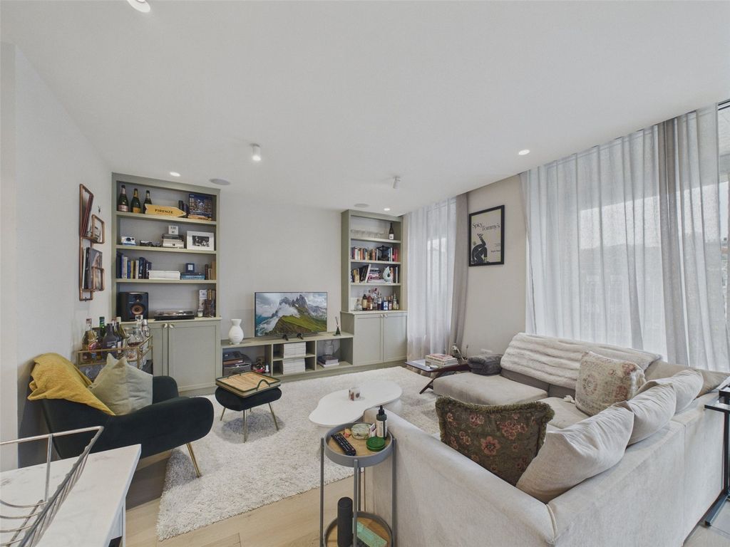 Property photo 2 of 14 Picture No. 04