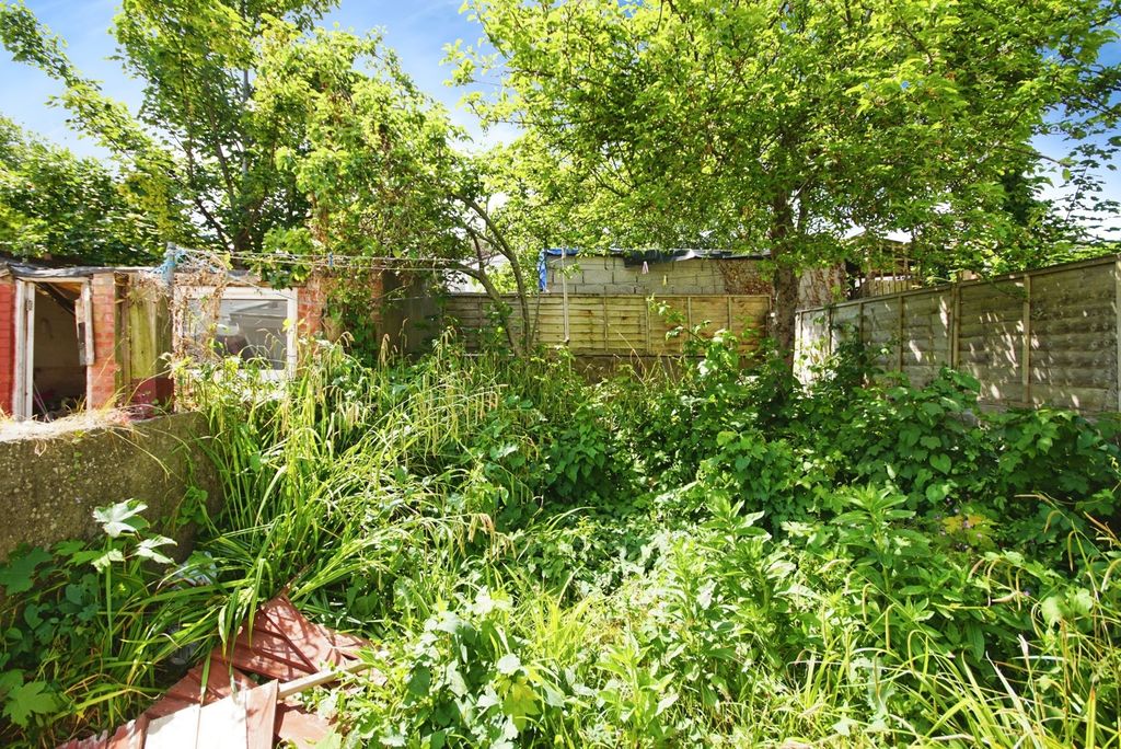 Property photo 2 of 17 Photo