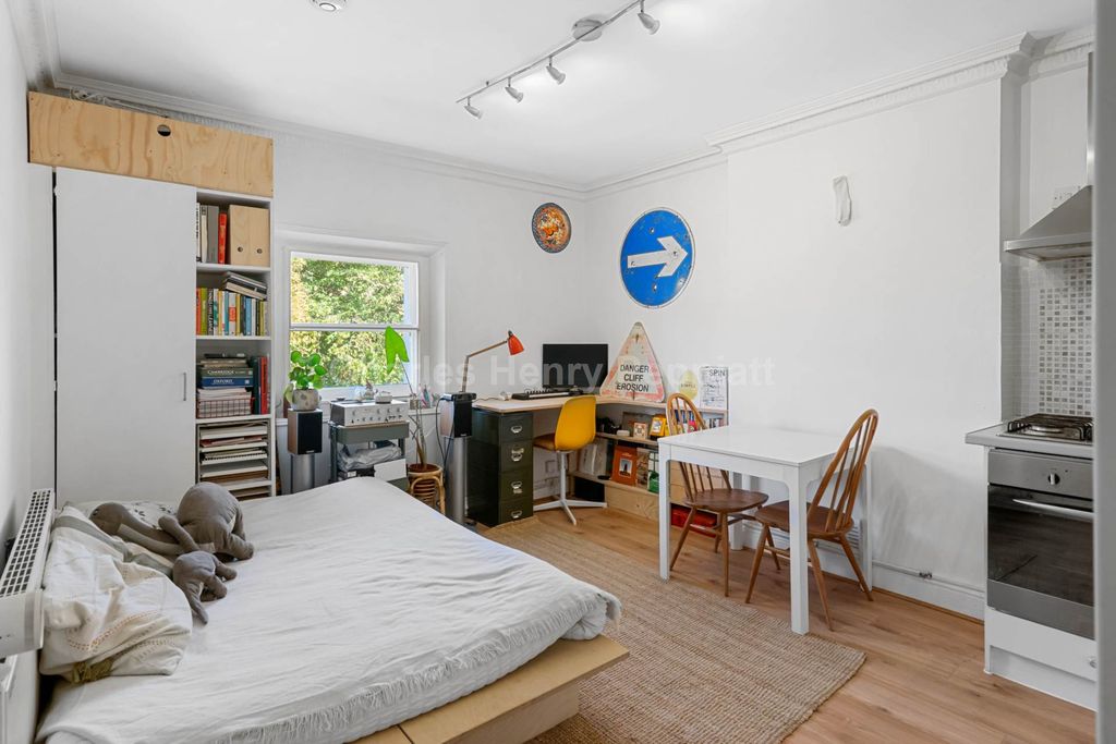 Property photo 3 of 7
