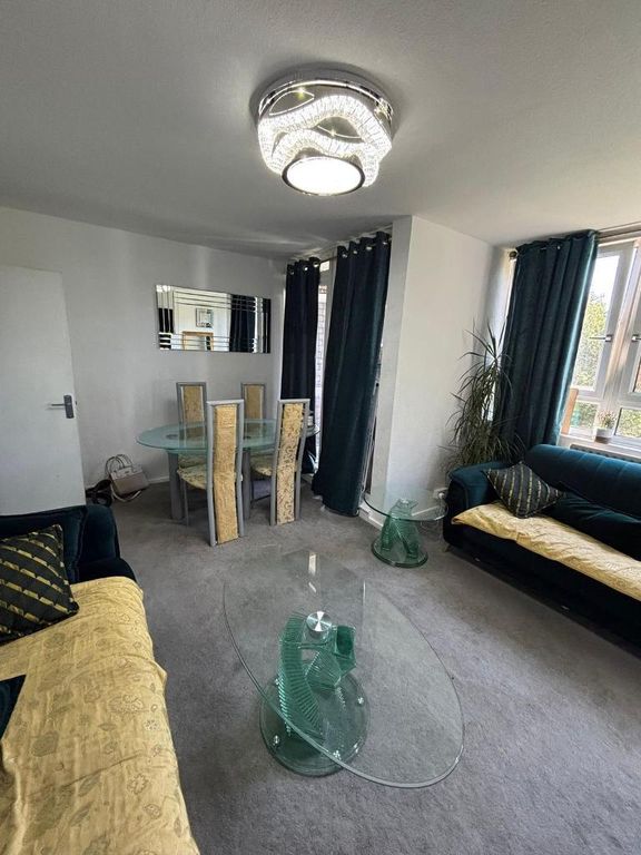 Property photo 3 of 10 Photo 3