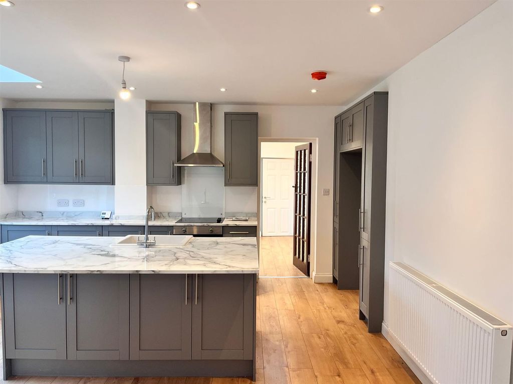 Property photo 1 of 3 0Rhxxntaw0Y0-Ycna8-Vqq.Jpg