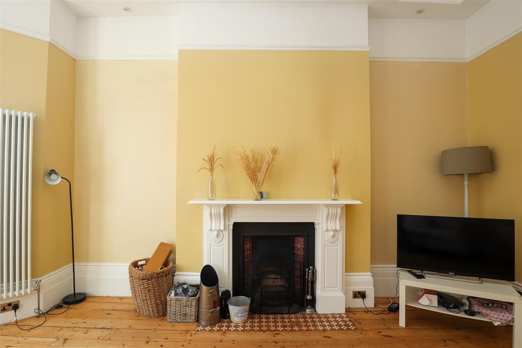 Property photo 2 of 9 Living Room