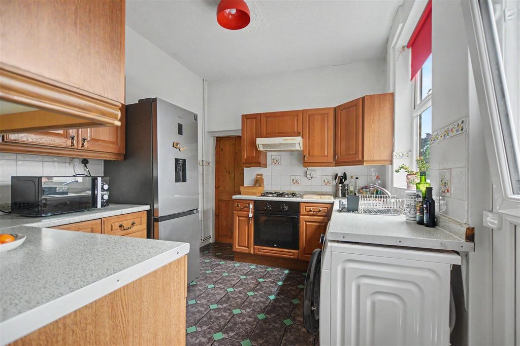 Property photo 3 of 20 Kitchen