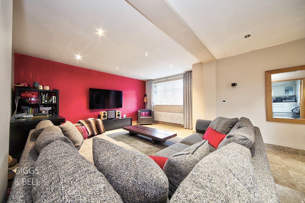 Additional image 6 of 4 bed detached house for saleOld Bedford Road, Luton, Bedfordshire LU2