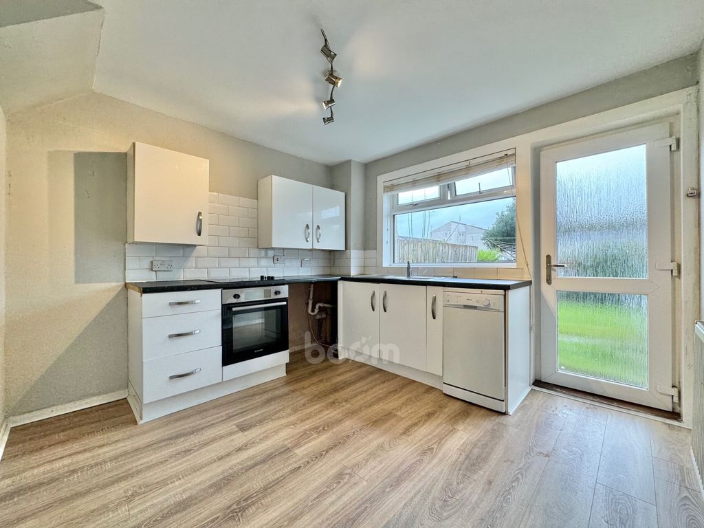 Property photo 3 of 31 Img_8171