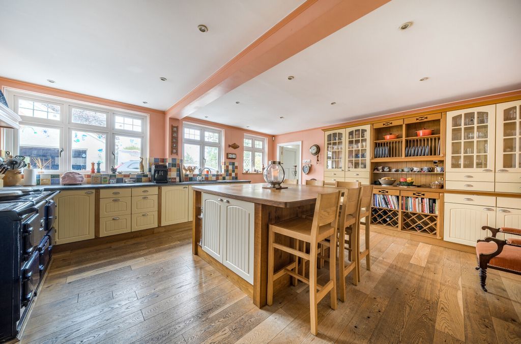 Property photo 3 of 29 Kitchen