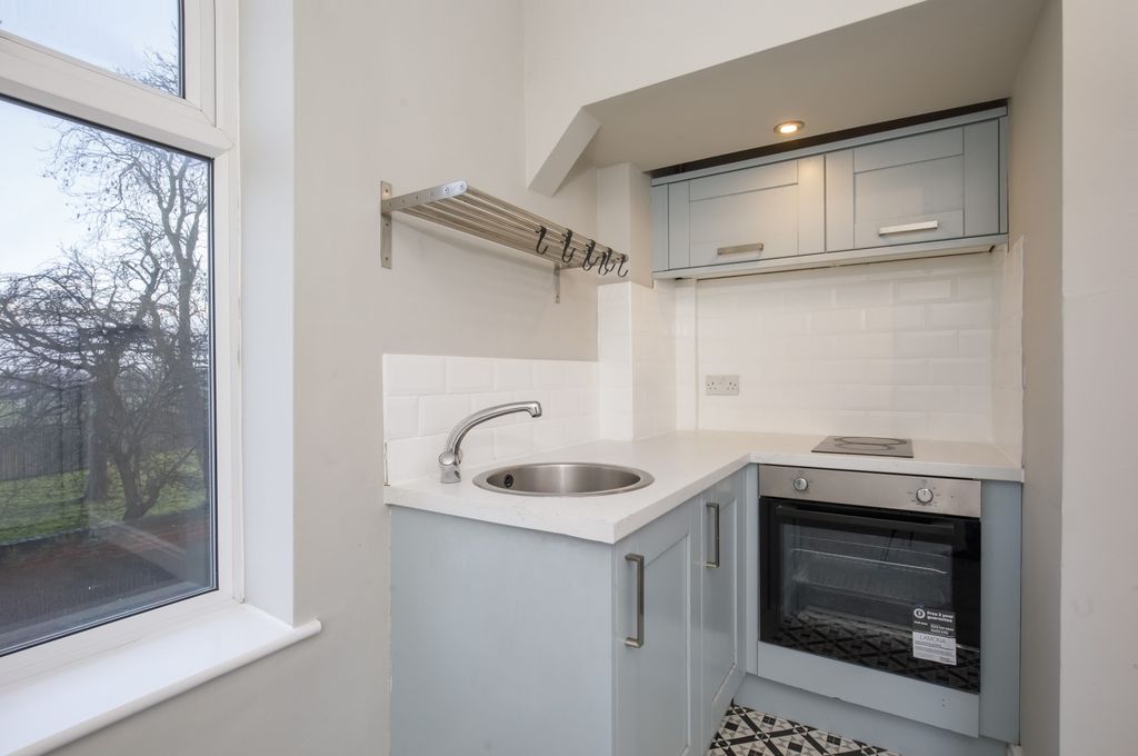 Property photo 1 of 11 I83A4994