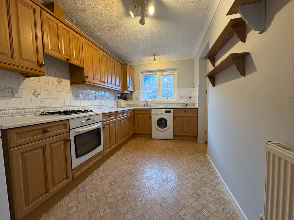 Property photo 2 of 8 Kitchen