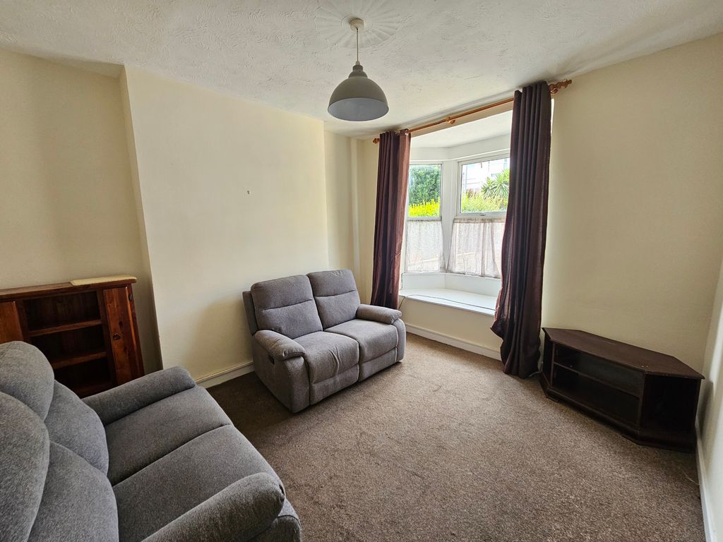 Property photo 3 of 7