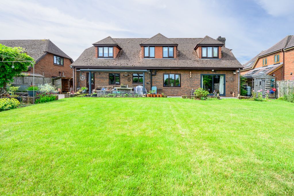 Property photo 1 of 22 Strawberry Fields-17