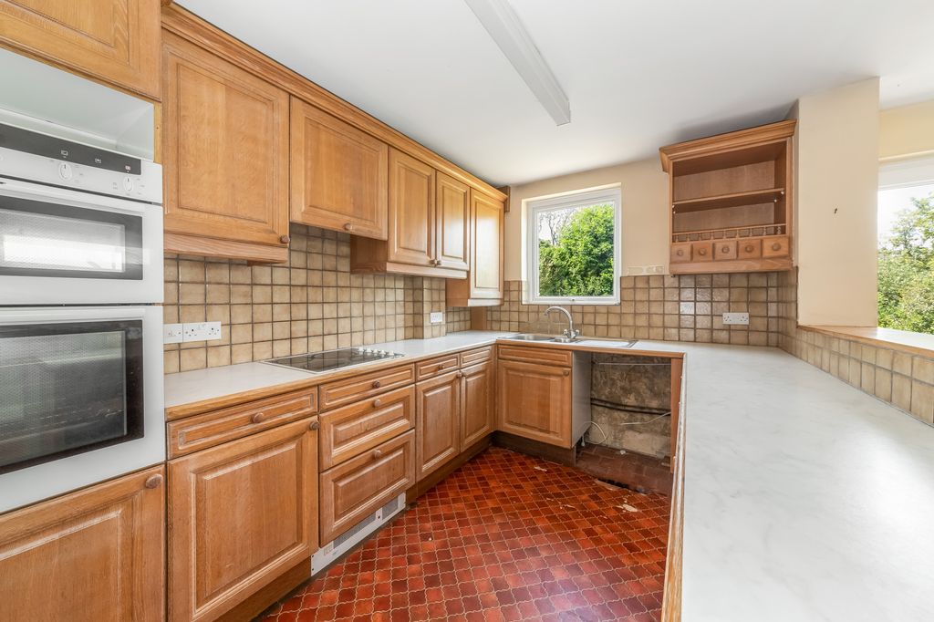 Property photo 3 of 16