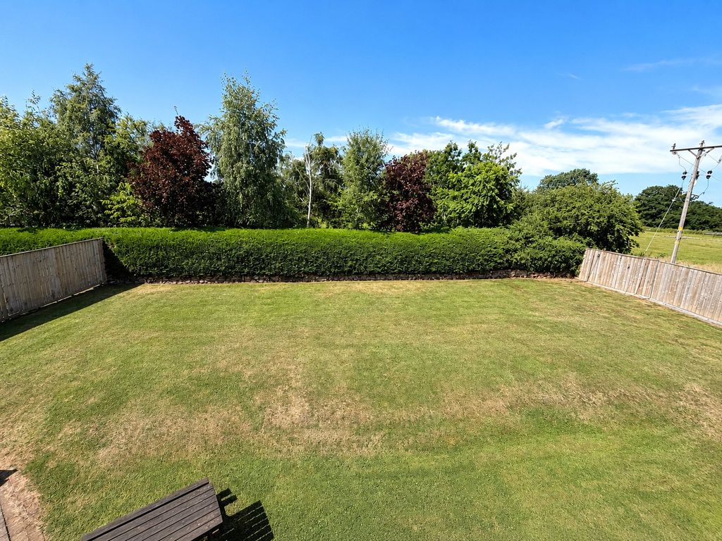 Property photo 3 of 26 Picture No. 32