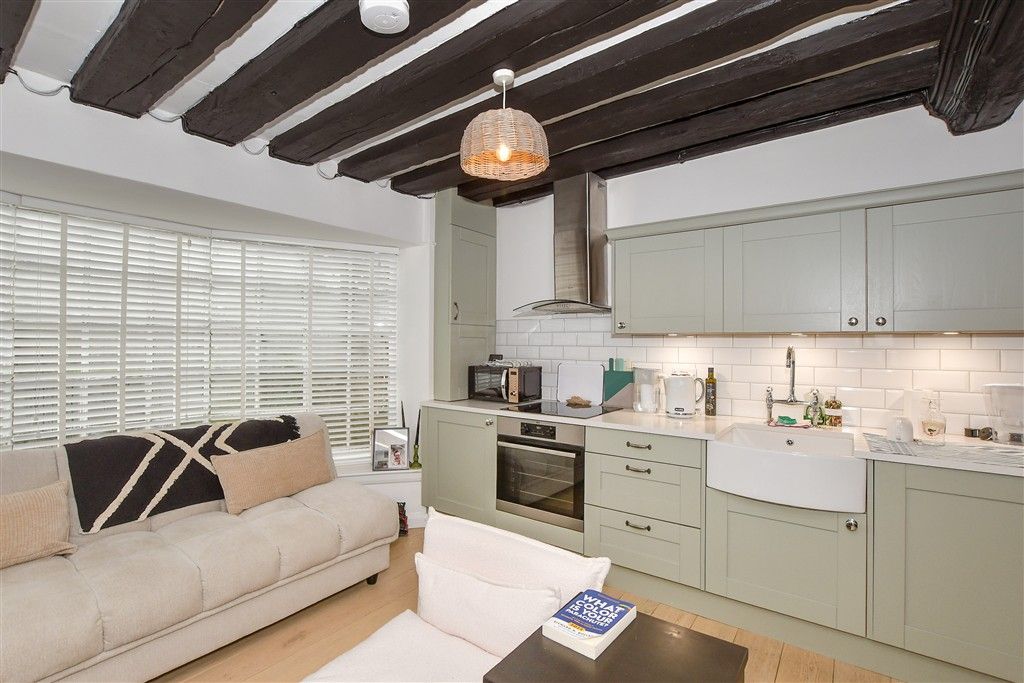 Property photo 3 of 8 Lounge/Kitchen Area