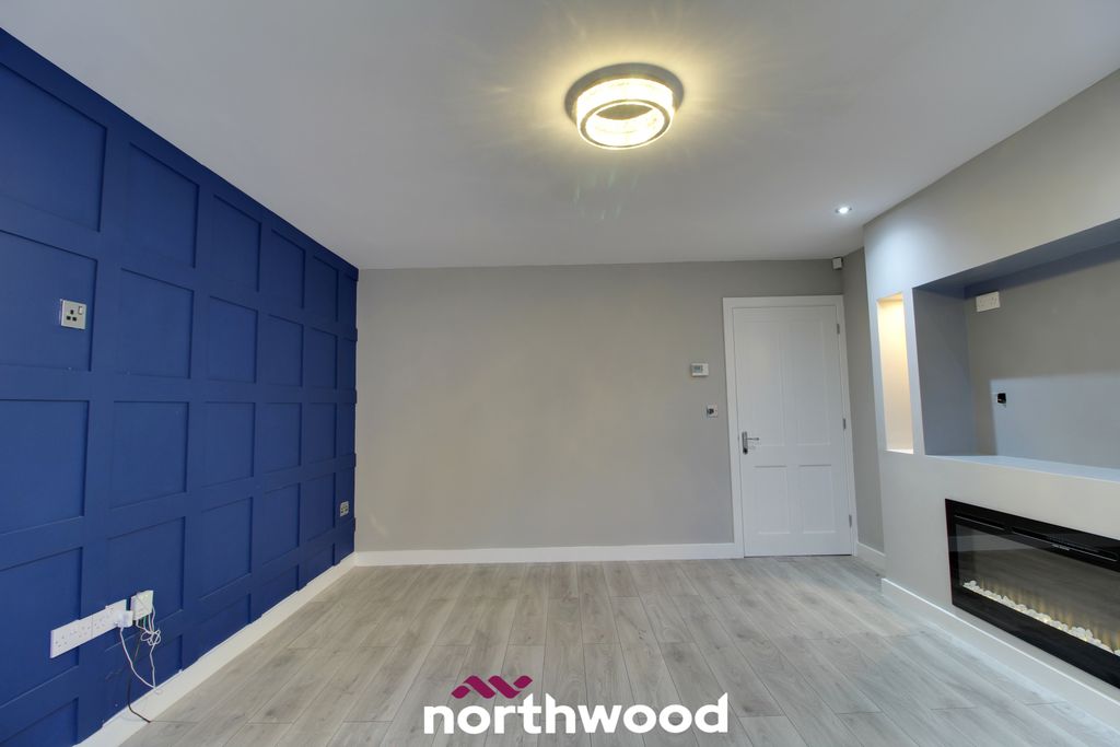 Property photo 3 of 32