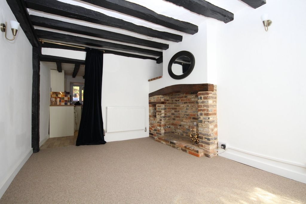 Property photo 3 of 9 Living Room